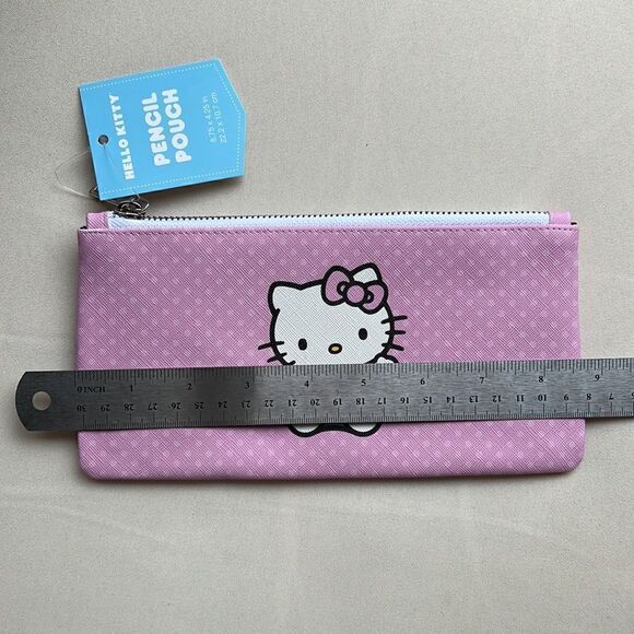 Hello Kitty Pencil Case in Pink - Picture 4 of 4